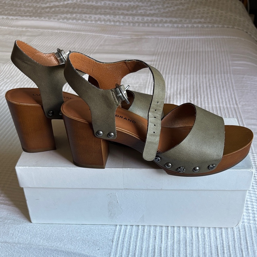 Lucky Brand Olive Studded Platform Block Heel Sandals